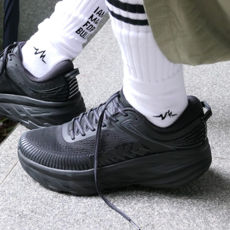 hoka one one triple black